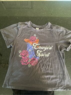 Womens Cowgirl Spirit Graphic Tee - Gray with Pink Floral Accents